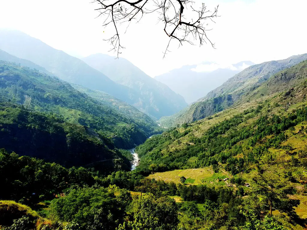 La vallée verdoyante durant notre Trek de 11 jours sur le tour des annapurnas