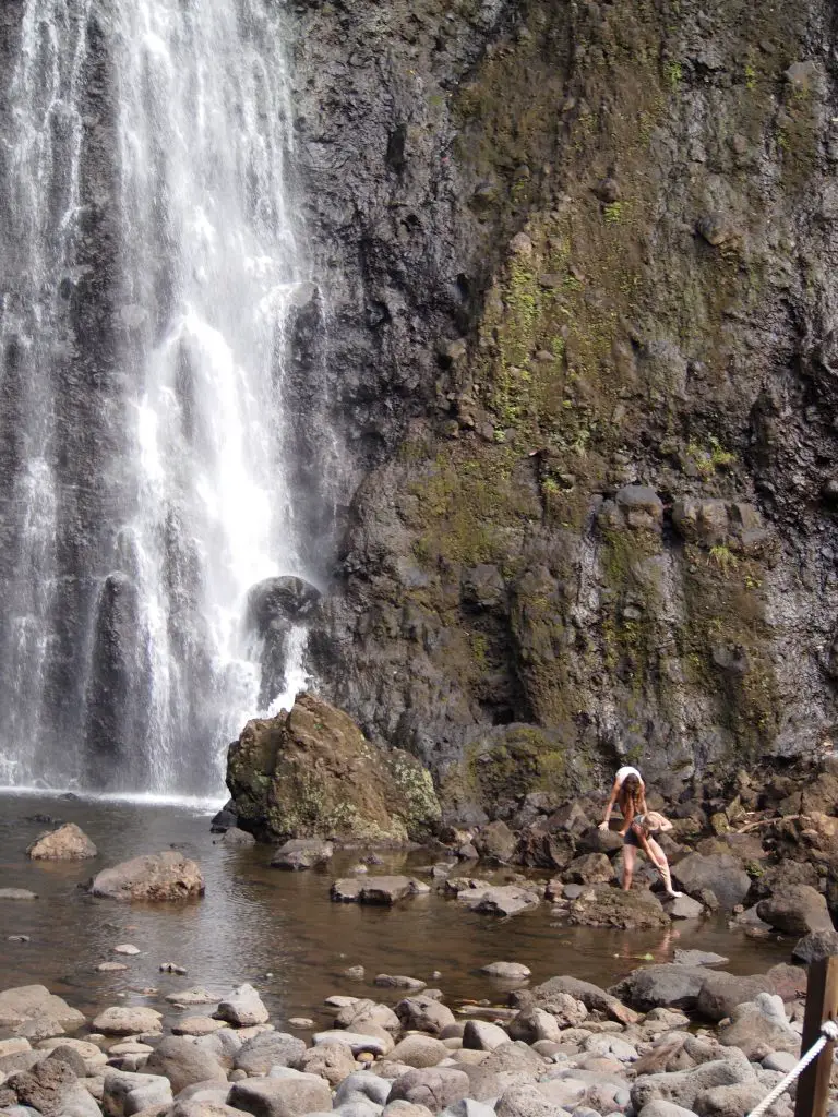 Cascade de Vaimahutu en Polynésie Française Cascade de Vaimahutu en Polynésie Française