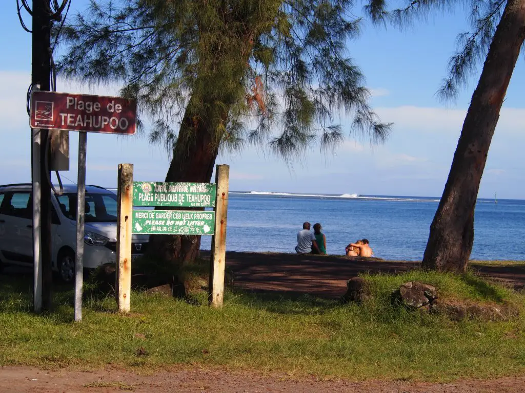 Tehaupoo spot de surf à Tahiti