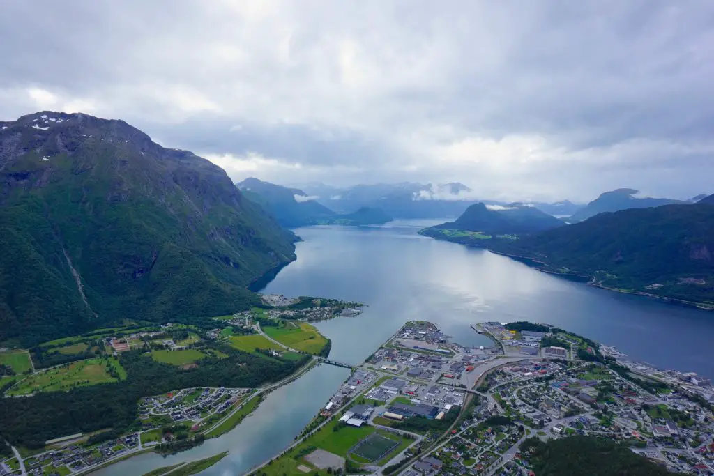 vue sur Andalsnes en Norvège