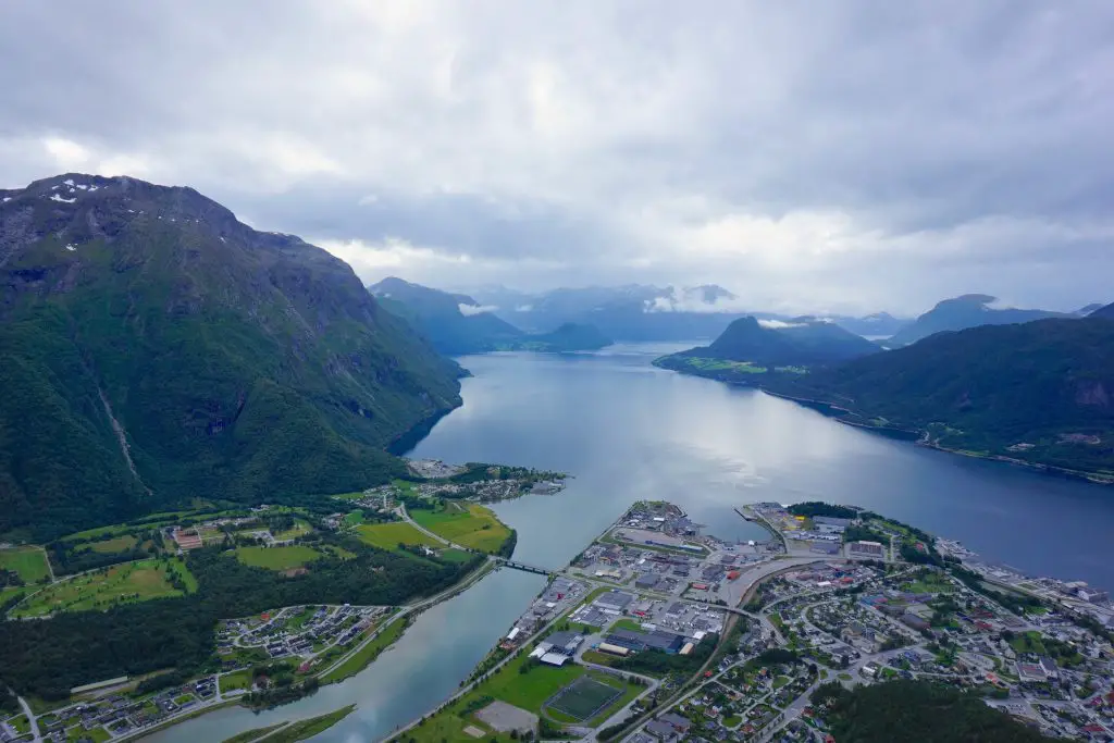 vue sur Andalsnes en Norvège vue sur Andalsnes en Norvège