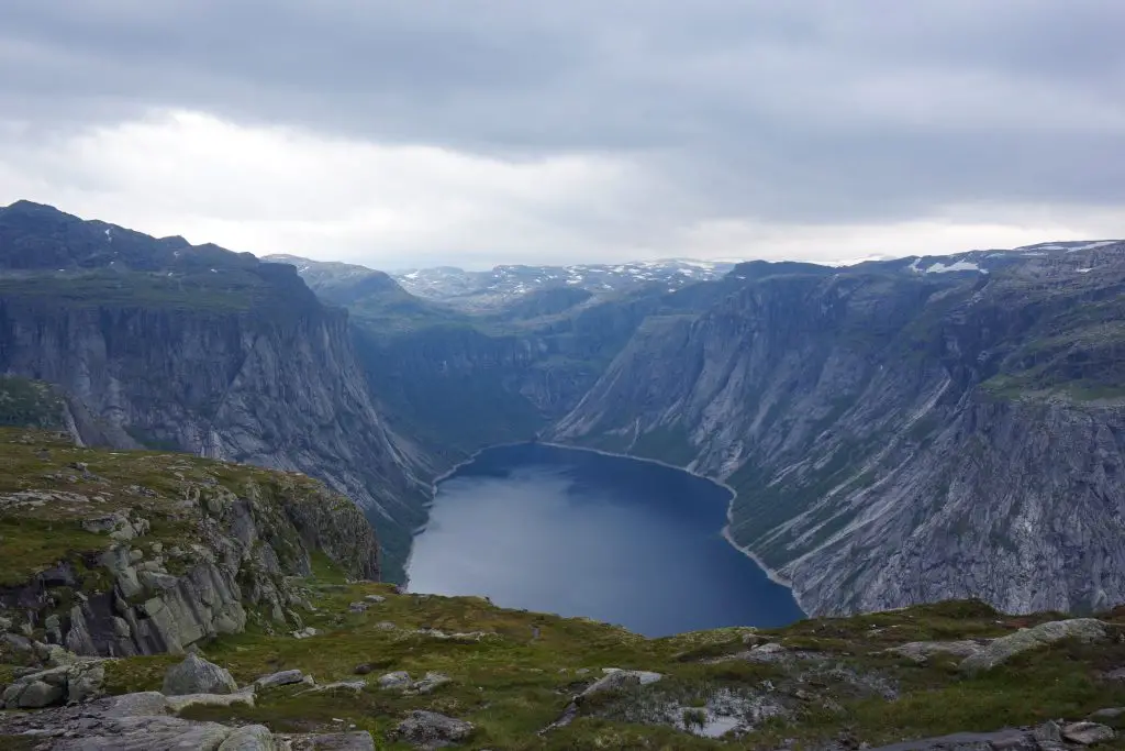vue depuis le sentier de Trolltunga en Norvège