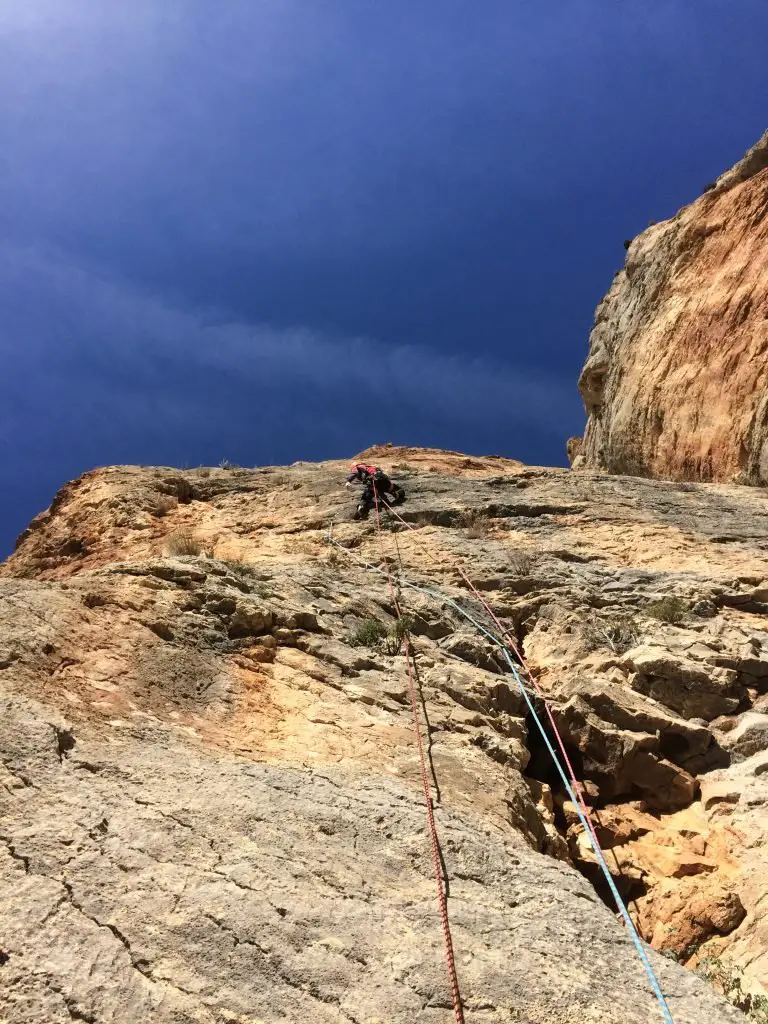 Le premier 7b+ de notre escalade en libre de despertaferro, un beau mur