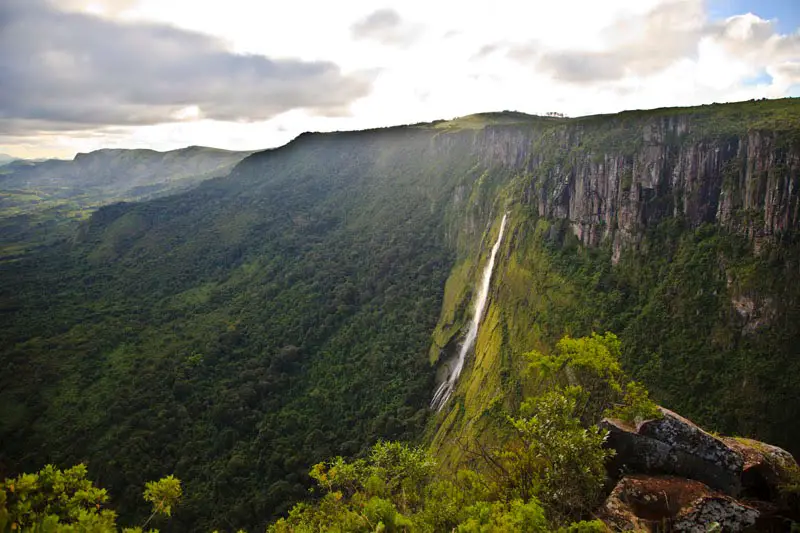 Les chutes Mutarazi au Zimbabwe