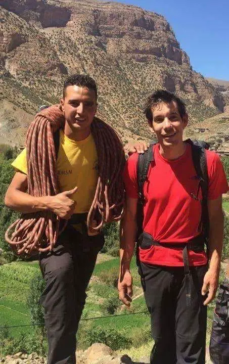 Mohamed Mesaoudi avec Alex Honnold à Taghia au Maroc