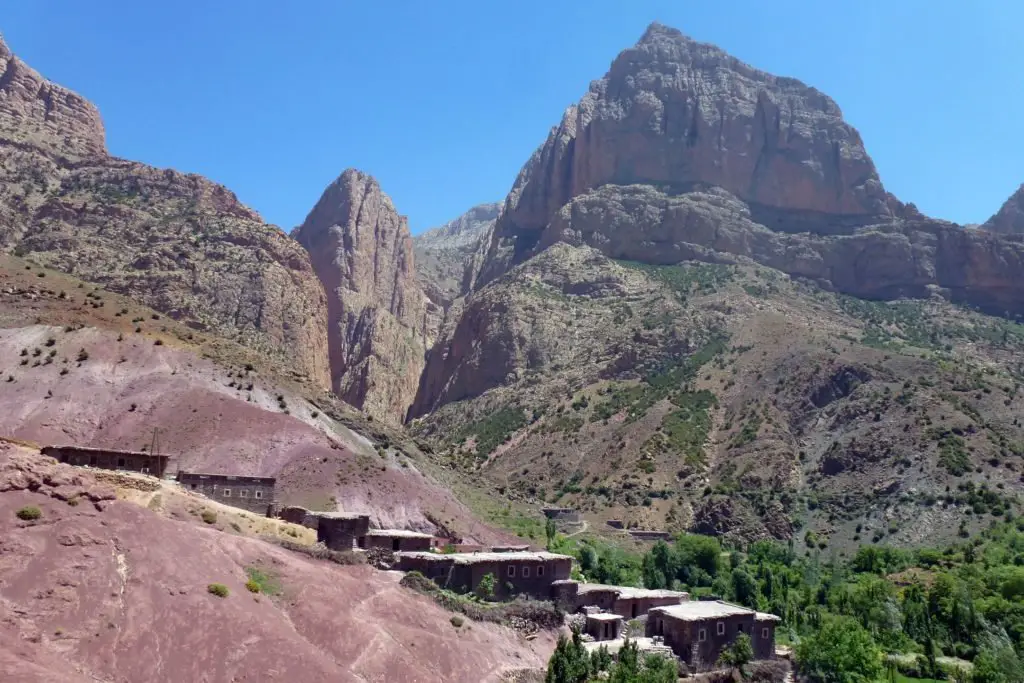 Arrivée au village de Taghia dans les montagnes berbères au Maroc