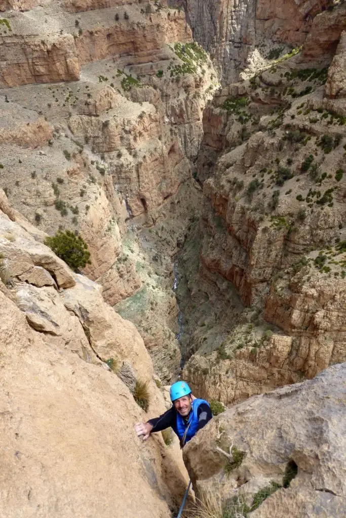 Henri dans les montagnes berbères de Taghia