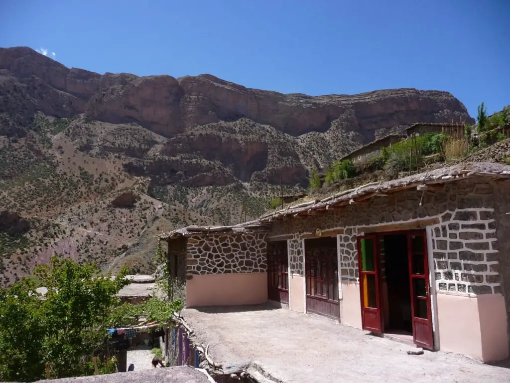 Terrasse du gite aoujdade au Maroc à Taghia, dans les montagnes berbères