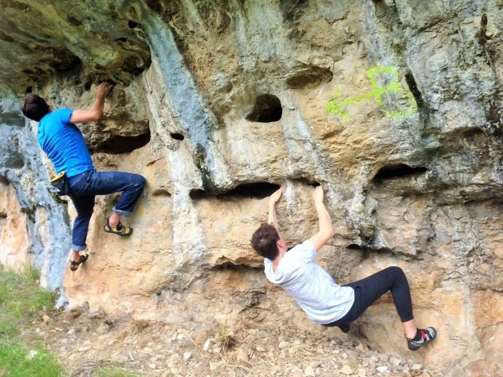 Jérôme ROCHELLE escalade dans les gorges de la dourbie vers millau