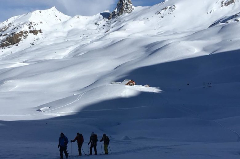 Roc ecrins le spécialiste des activités montagne en hiver dans les écrins