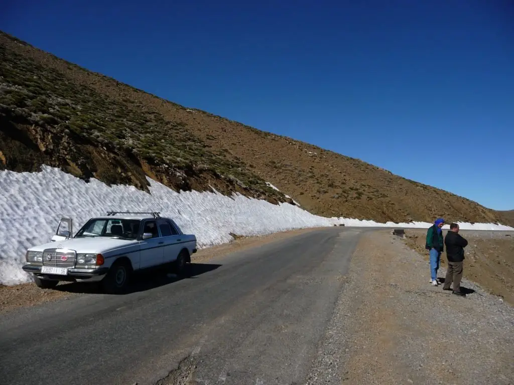 Sur la route de Taghia dans les montagnes berbères