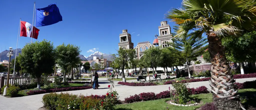 Arrivée sur la Plazza de armas de Huaraz