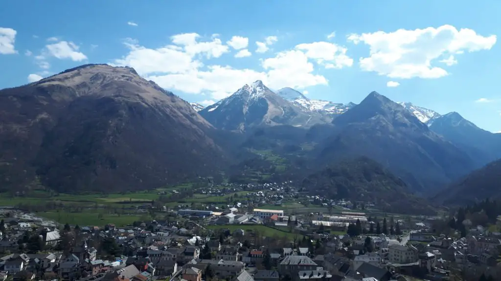 Vue sur Pierrette dans les Pyrénées