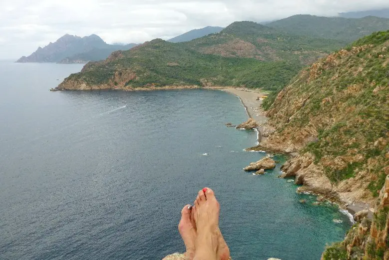 Face à la mer et les montagnes en Corse