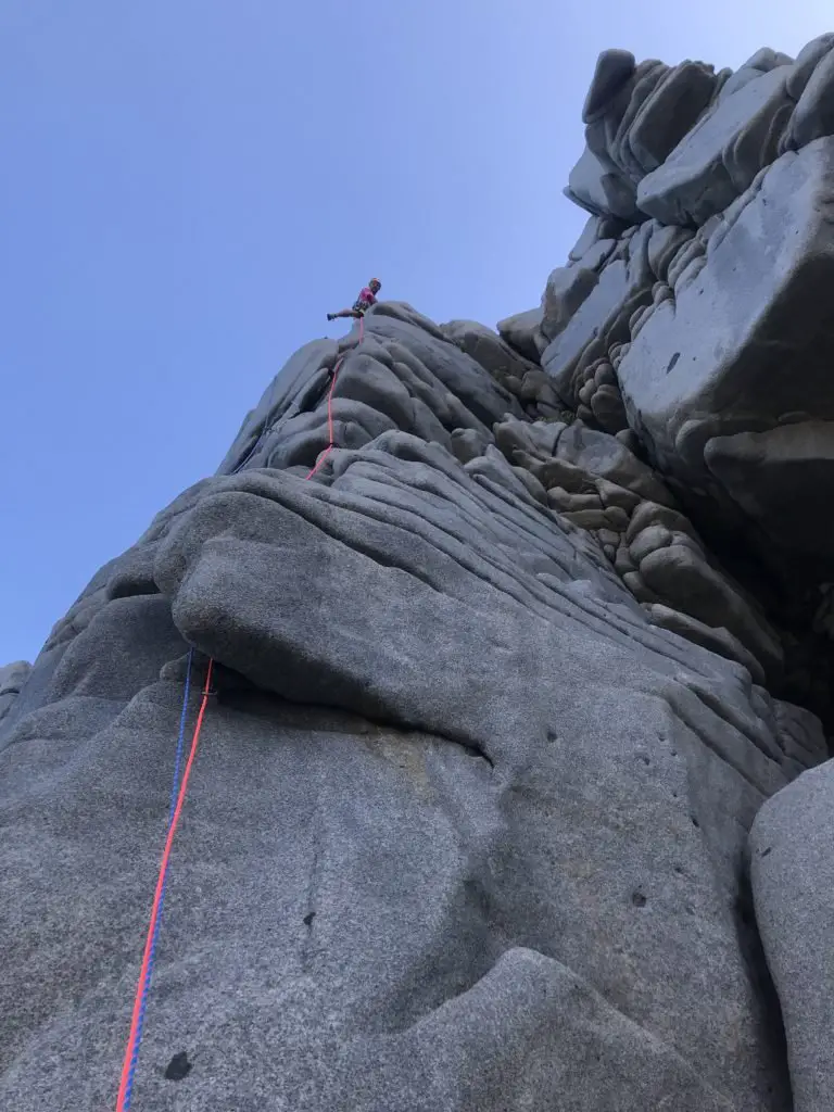 Ascension d'une falaise lors de notre séjour en Sardaigne