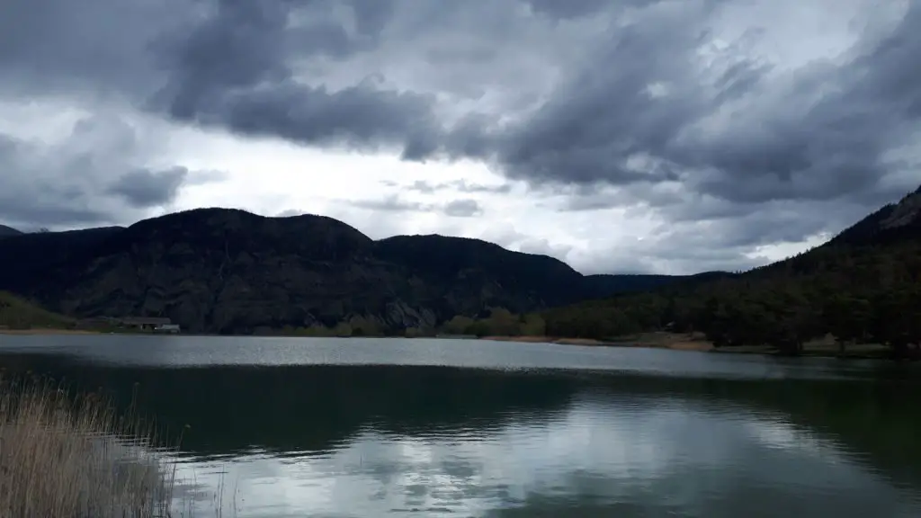 Au lac des Sagnes, avant la pluie