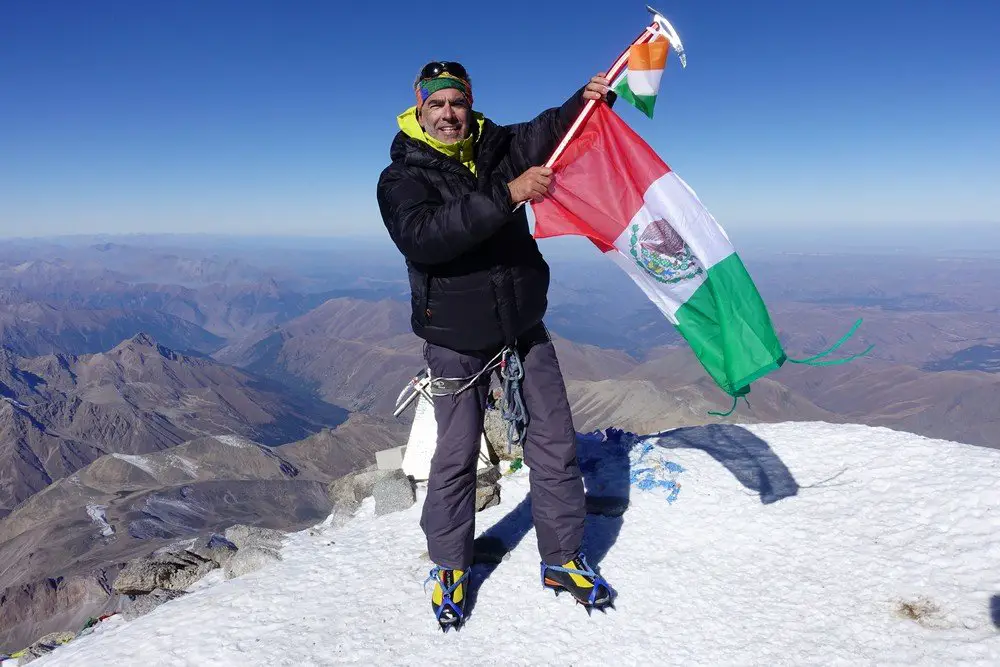 Mon arrivée au sommet du Mont Elbrus qui est l'un des seven summits