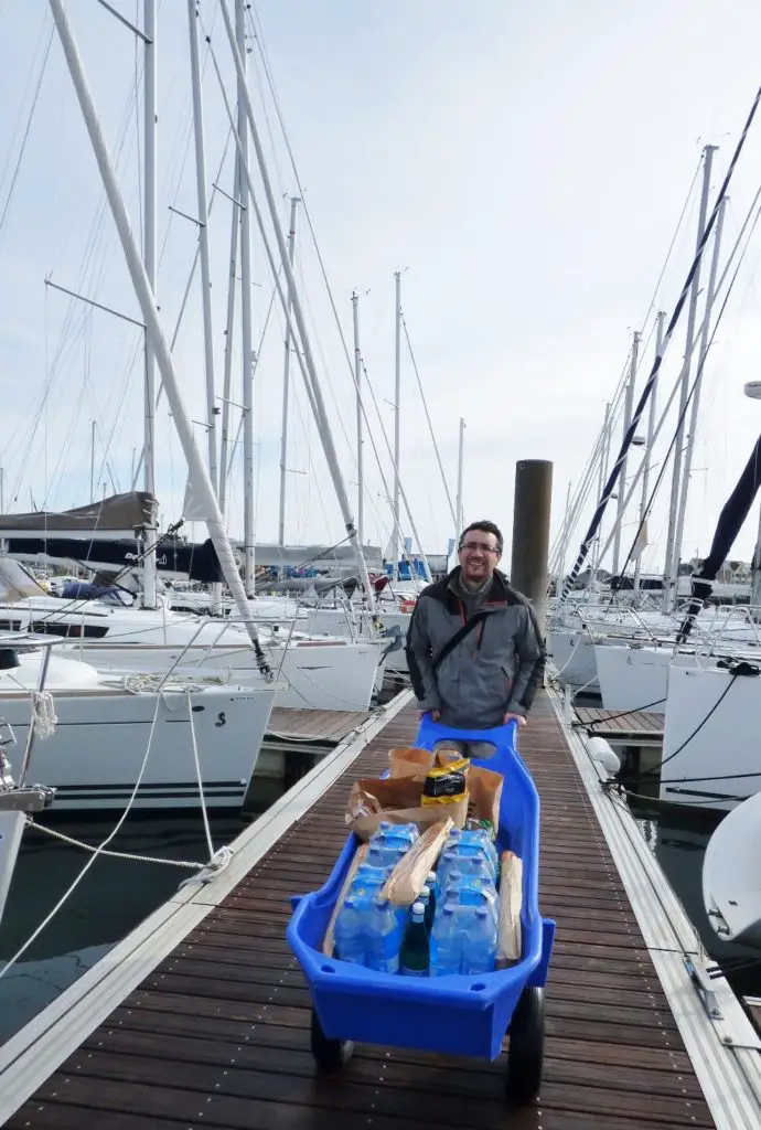 Avitaillement du bateau pour la navigation en Bretagne