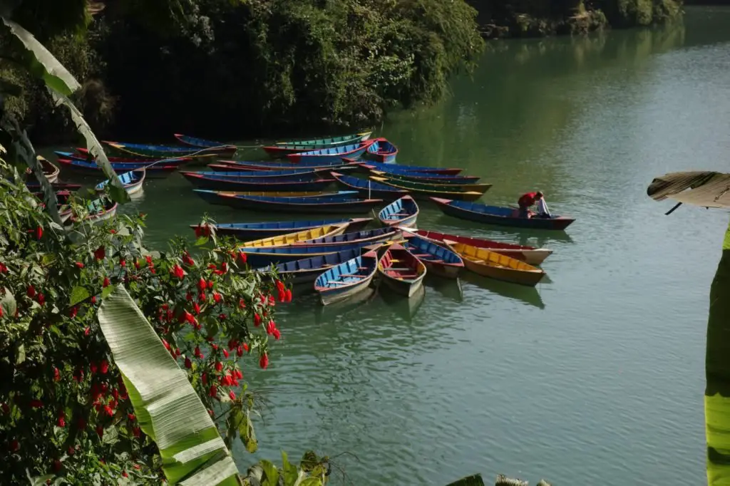 Le lac de Pokhara, un endroit où il fait bon se reposer