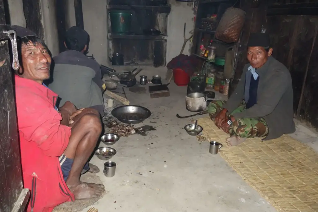 Intérieur de la maison au village de Boghara au Népal