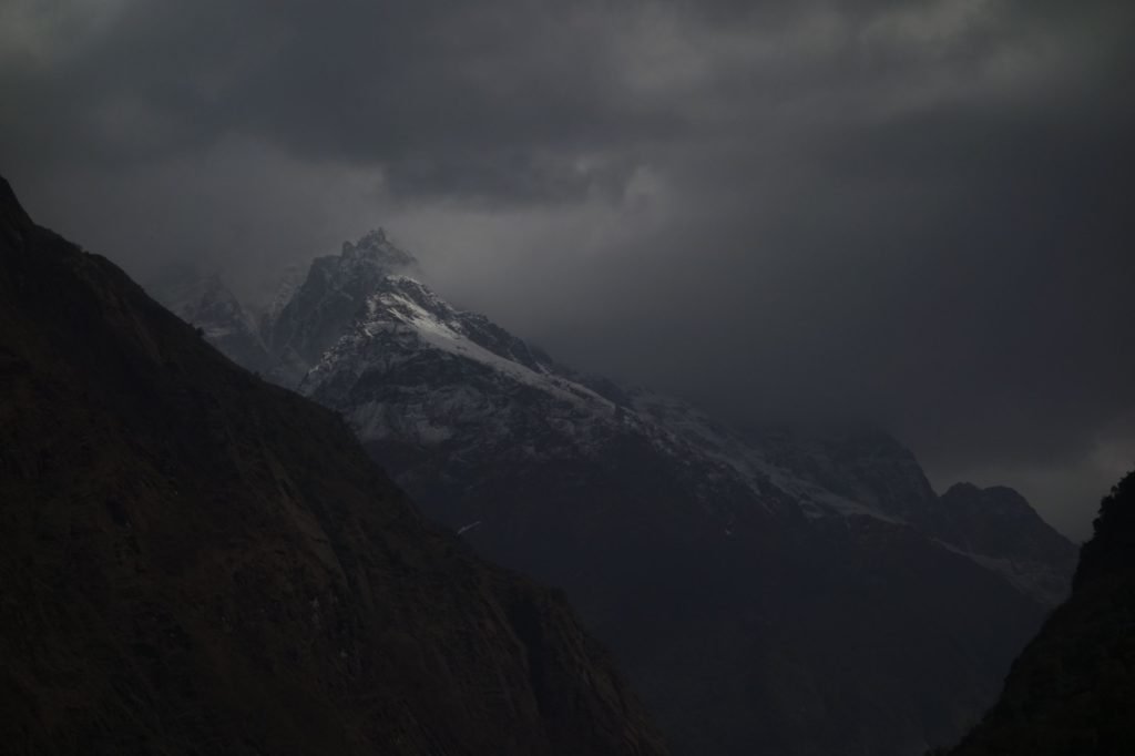 Le temps se gâte dans le Dhaulagiri