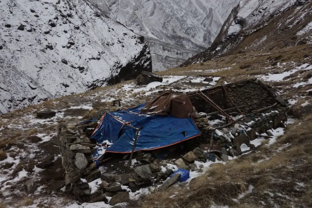 Mon abri de fortune au Swiss Camp au Népal