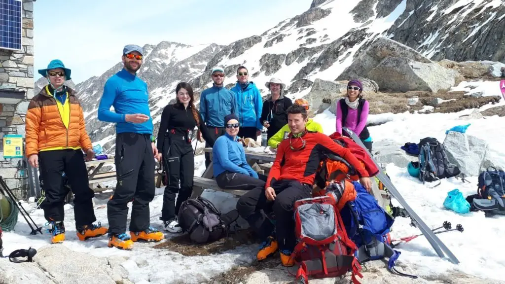 De gauche à droite : Philippe, moi, Lorena, Jérôme, Camille, Cédric, Manu, Alexis, Thomas (caché en jaune derrière Alexis), Anna