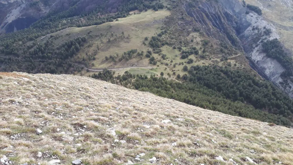 Descente vers le col de la Cine