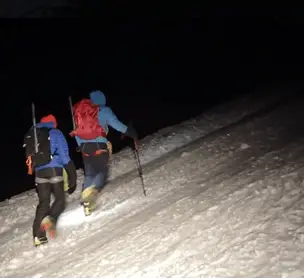 En route dans la nuit pour un Départ à 1h du matin dans le caucase russe