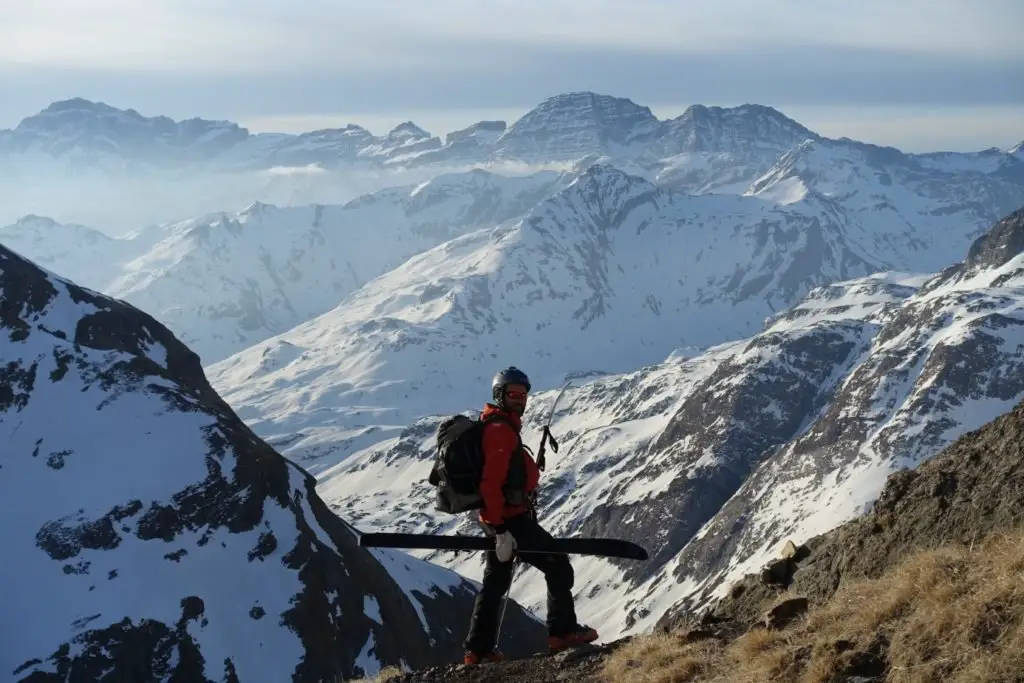 Il n'y a plus de neige au détour de la crête qui descend du petit Vignemale