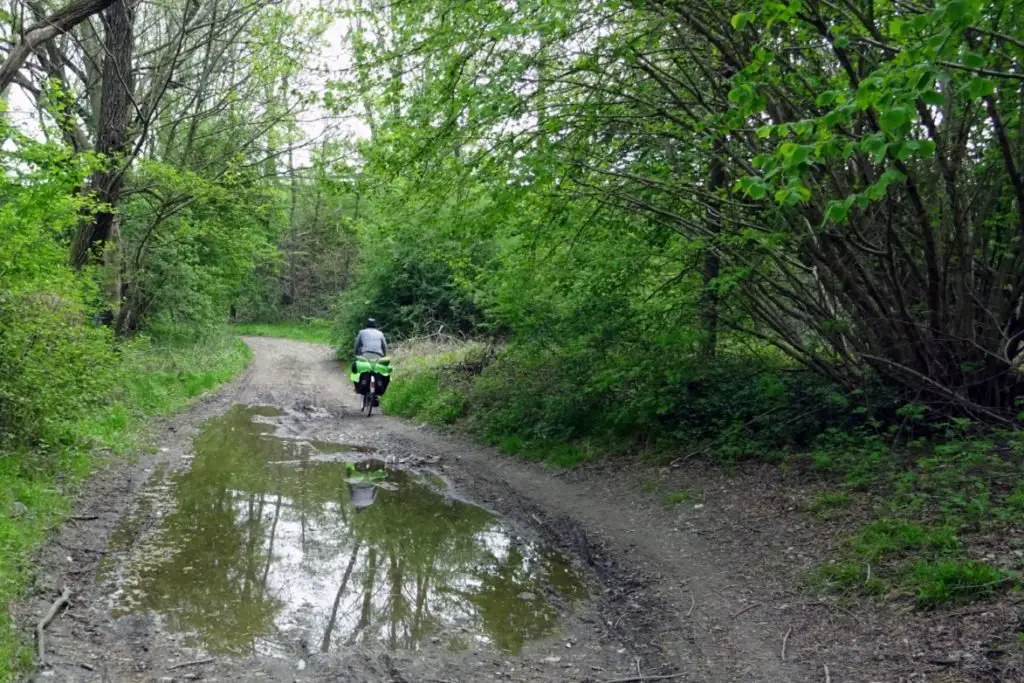 La piste cyclable entre Ivra et Chivasso en Italie