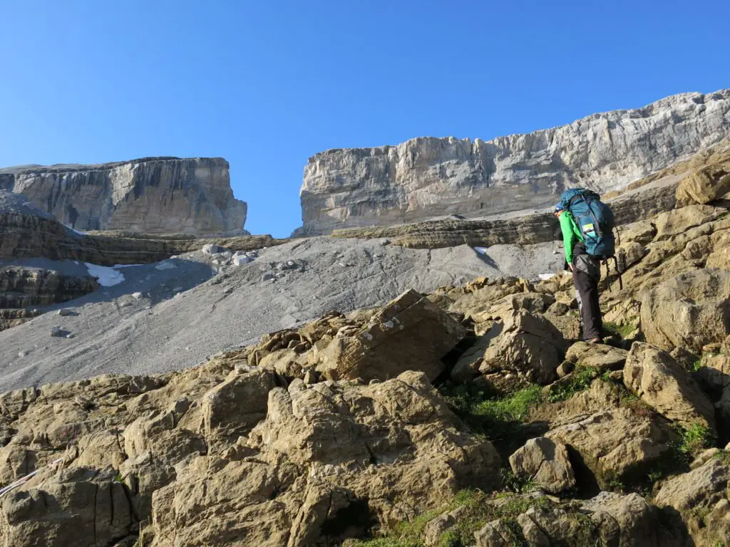 Brèche de Roland depuis le refuge lors de notre randonnée dans les Pyrénées à la frontière franco-espagnole