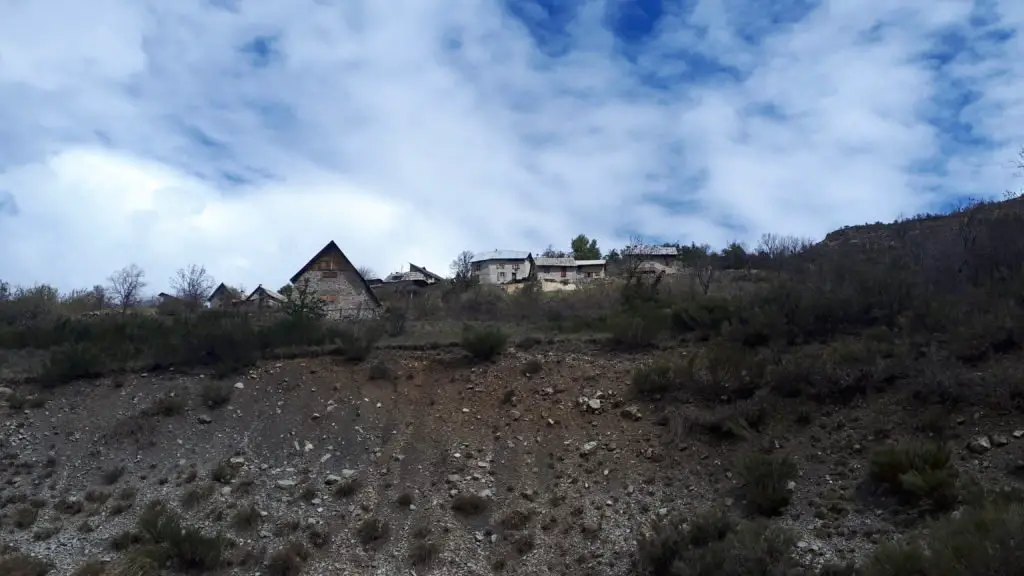 Première vue sur Ondres dans les Alpes