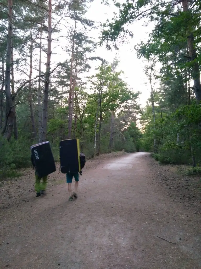 La fin de notre session d'escalade à fontainebleau et retour le soir