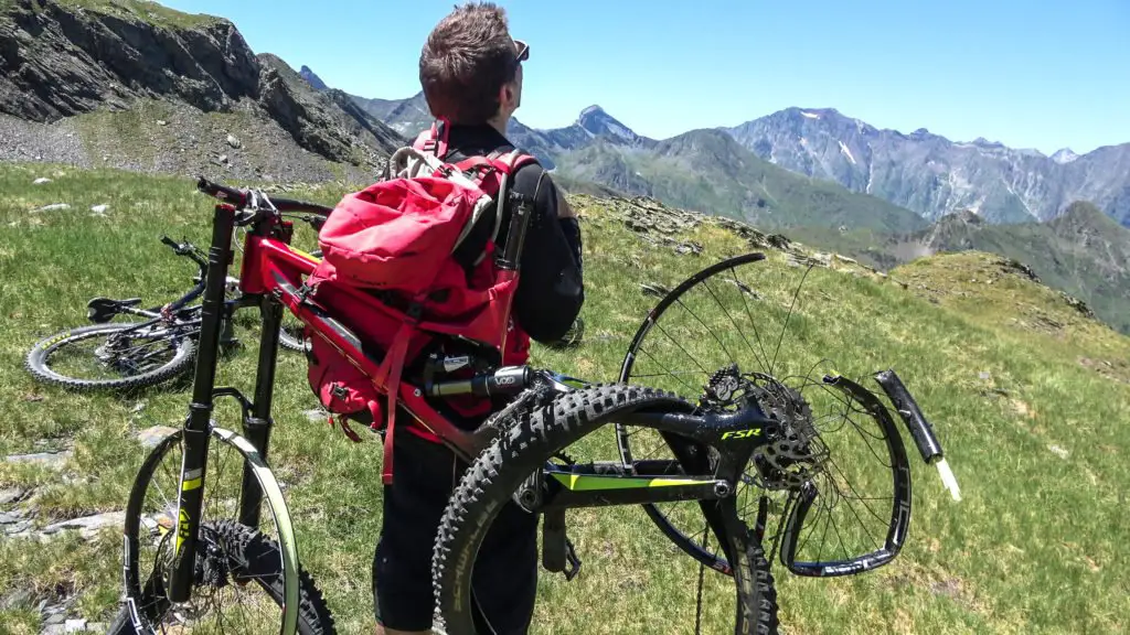 Sécurité en montagne pour eviter la chute de VTT en montagne