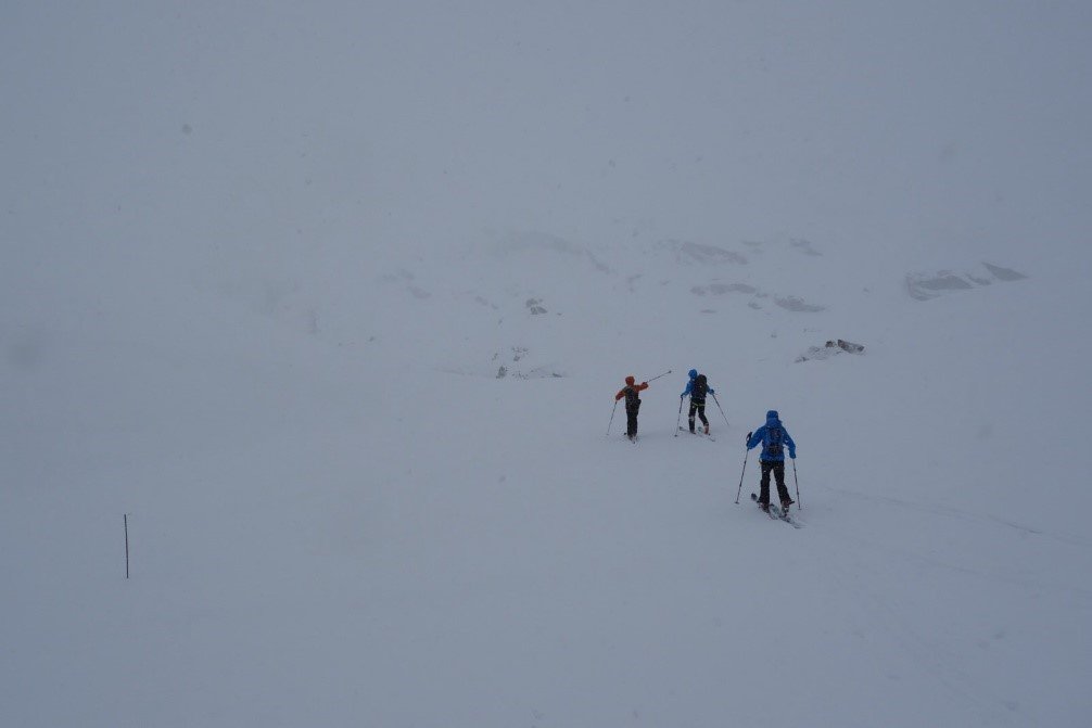 Ski de randonnée dans le val d'aoste dans les montagnes du grand paradis en Italie