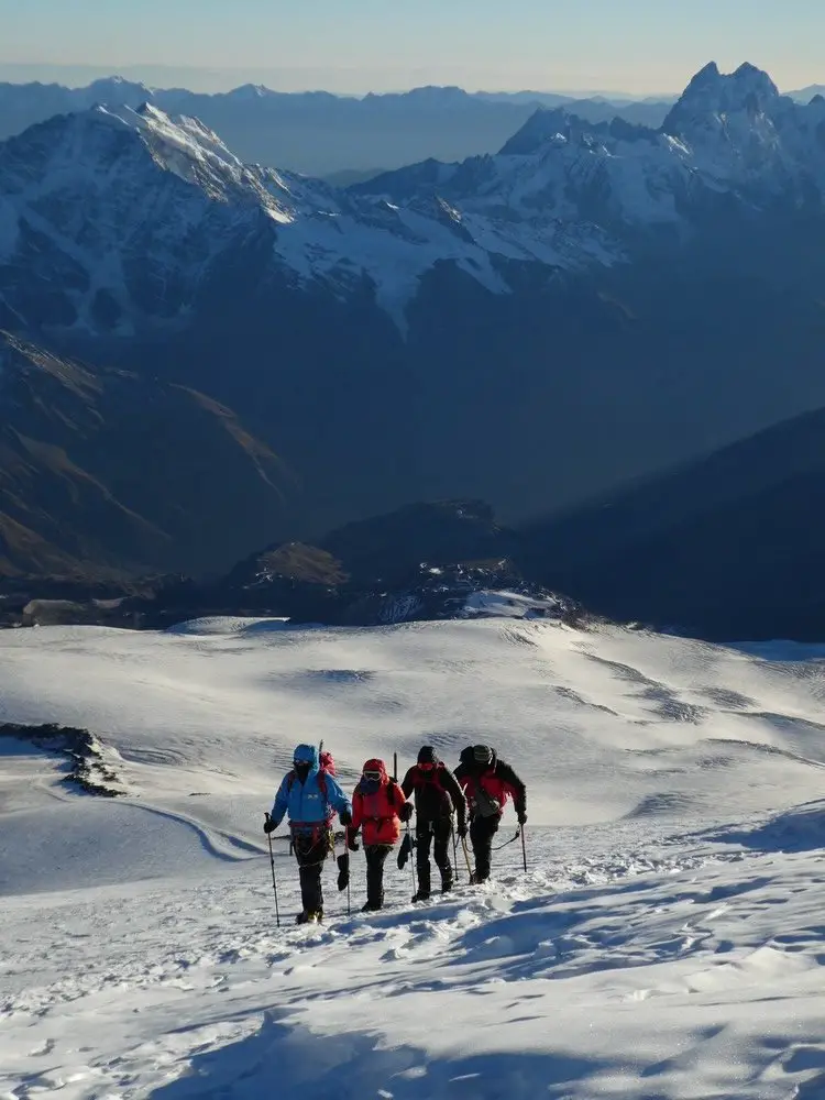 Sur le glacier en direction de l'Elbrus