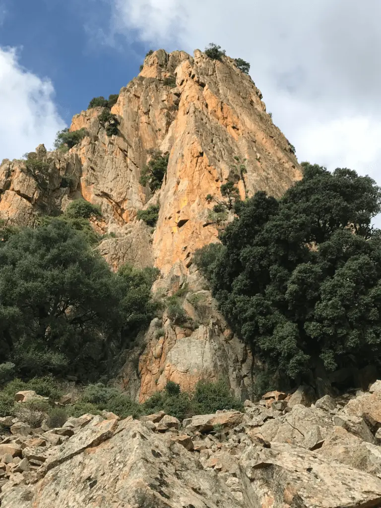 Falaise pour de la grimpe en Sardaigne Via Myriam