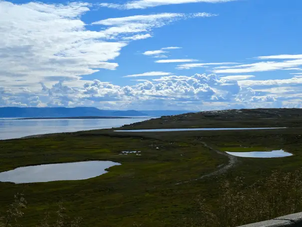 La Norvège entre lacs et mers nous offrant un beau spectacle