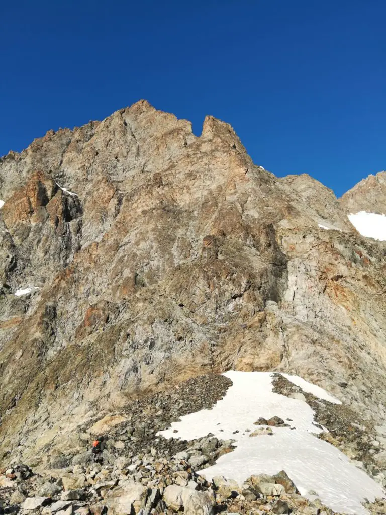 Le départ de l'arête Nord Est des trois dents du Pelvoux