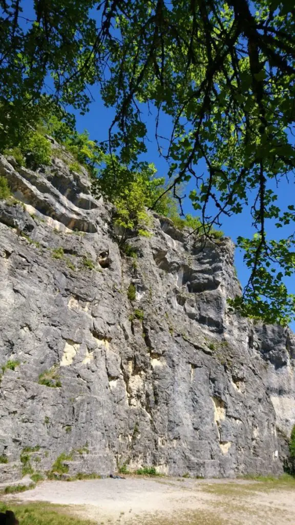 Le rocher de Gavaudun joli spot pour grimper en Aquitaine