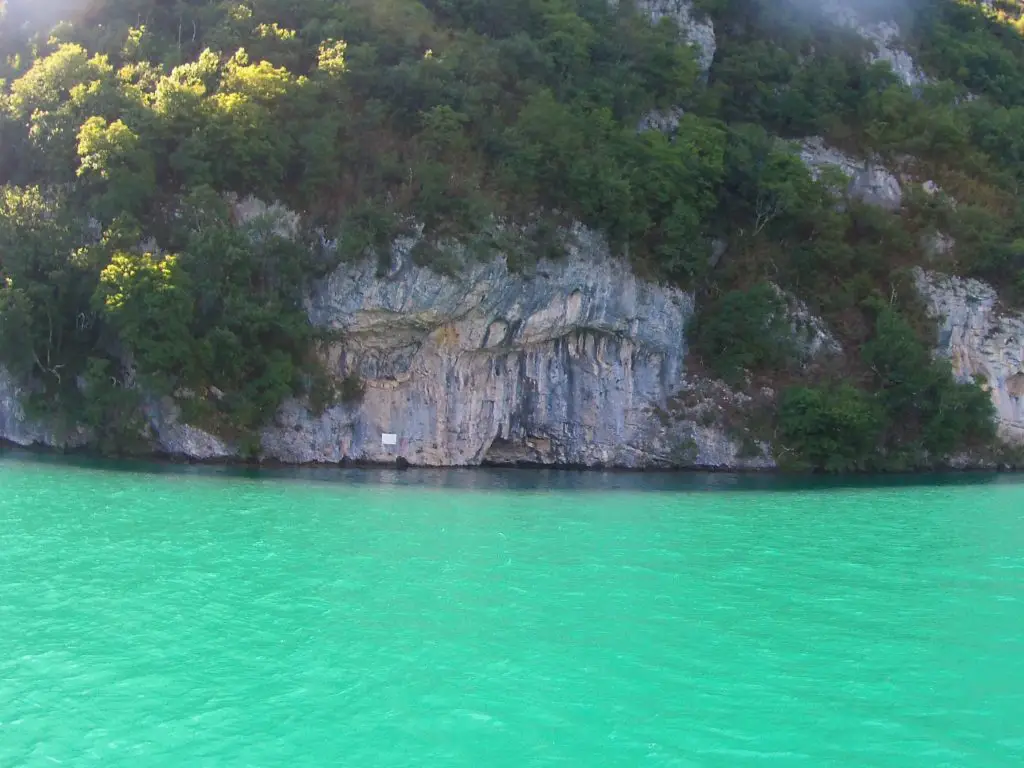 Psychobloc au Roc de Chère au lac d'annecy