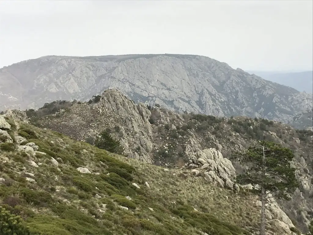 Vue sur les aiguilles du Caroux