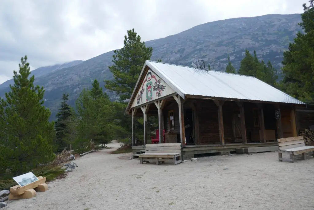 Au camp du lac Bennett en Alaska sur le Chilkoot Trail