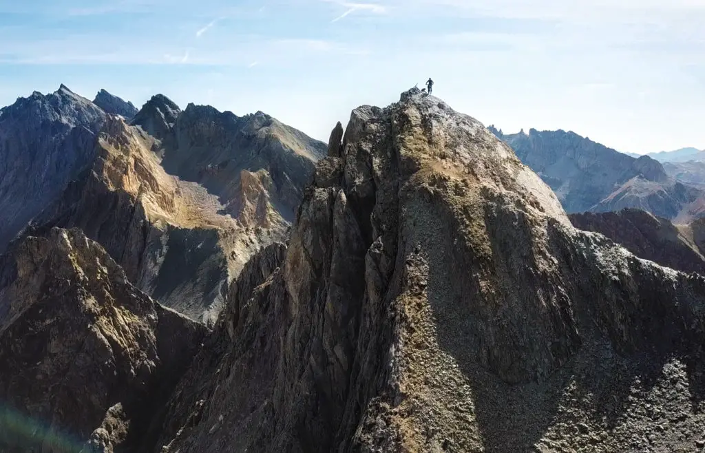 Au sommet de la pointe Saume dans le massif du Queyras pour Alexis Righetti et Fatscal