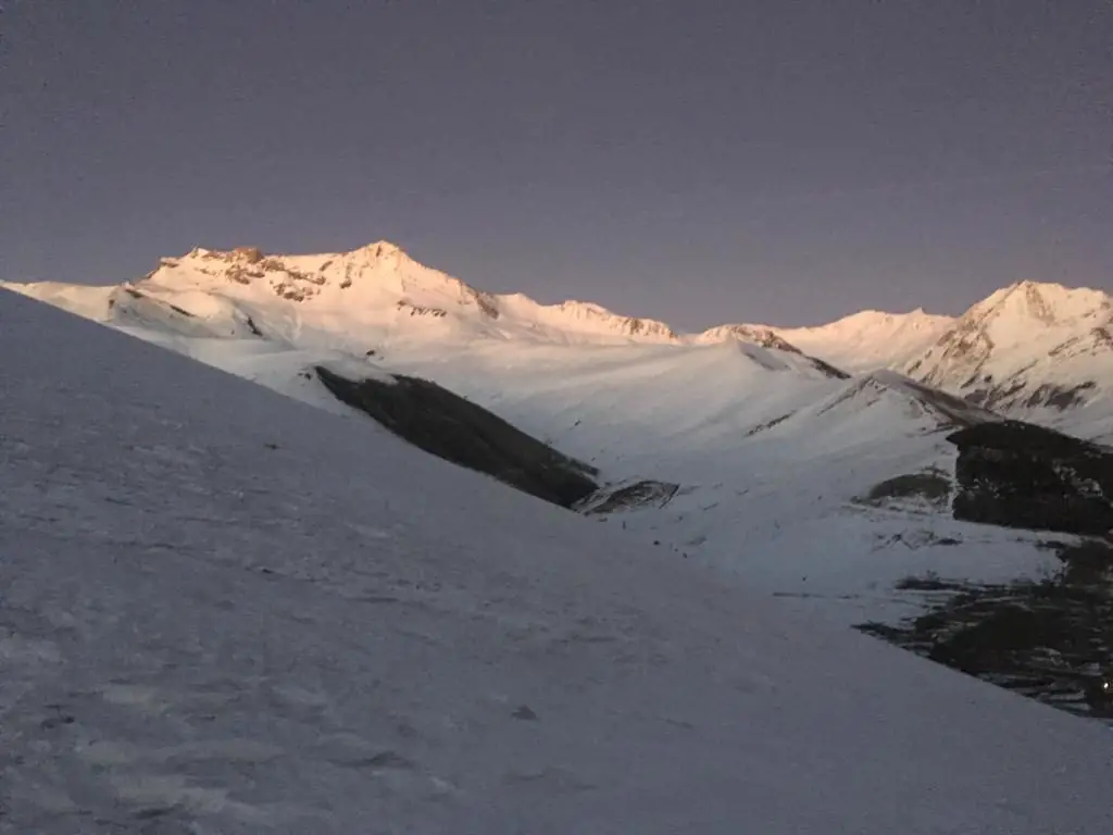 En sortant sur le plateau d’Emparis après notre ascension du Grand Clôt