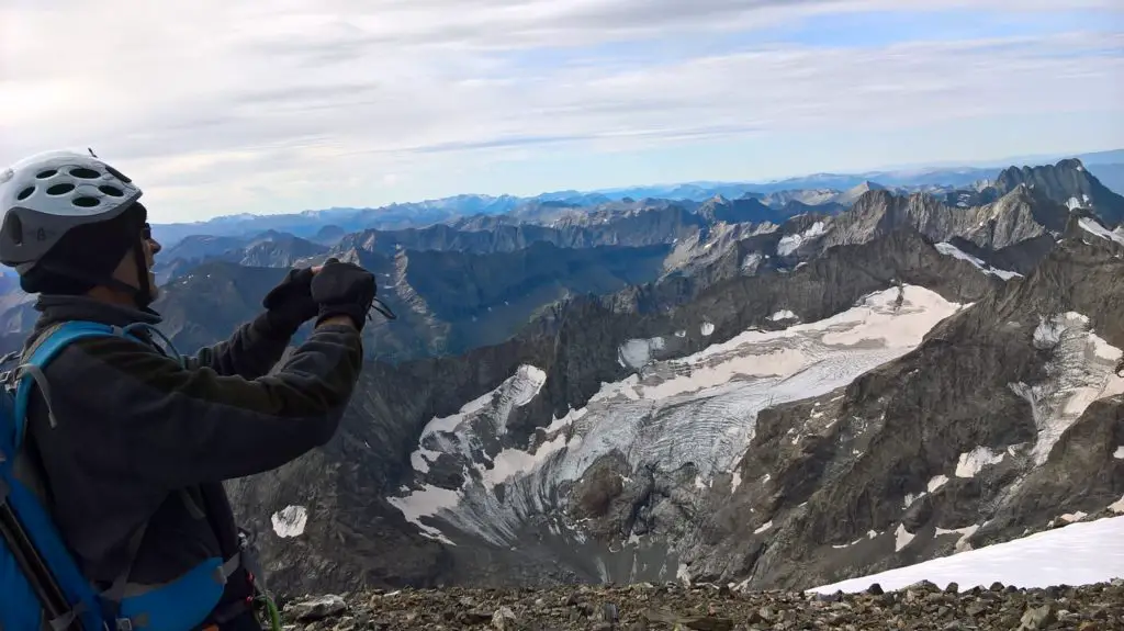 Tour et sommet de l'Ailefroide orientale, une belle boucle d'alpinisme  facile - Passion Alpes - Guide