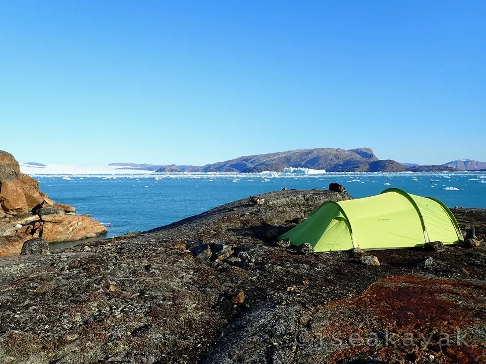 Bivouac au Groenland avec vue sur le glacier