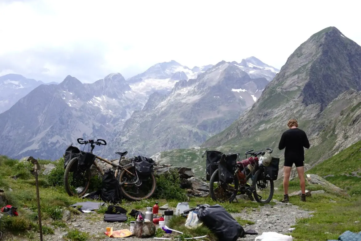 Traversée des Pyrénées en vélo pour Becca et Léandre de la Team Limitless