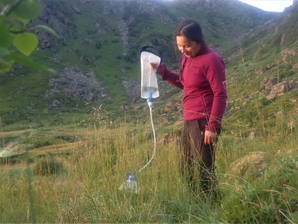 Traitement de l'eau avec la gourde filtrante katadyn